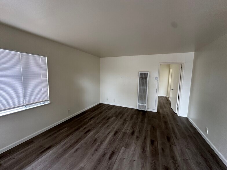 More Photos Of 2550 35th Ave, Oakland Apartments For Sale