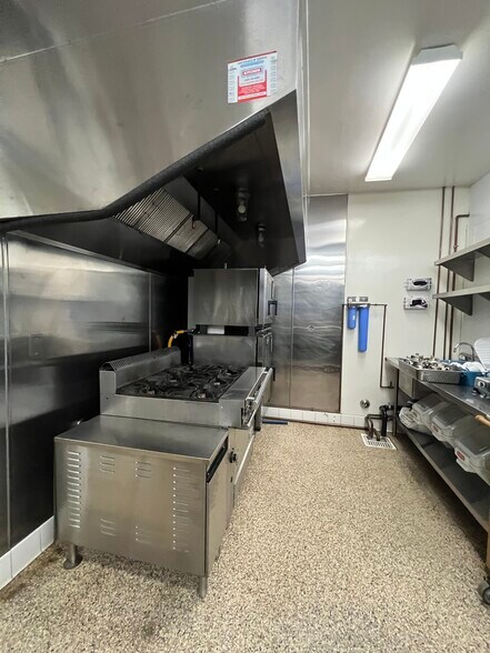 More Photos Of 1200 E 5th St, Los Angeles Restaurant For Lease