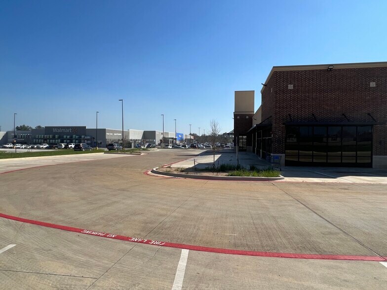 More Photos Of 2821 Highway 31, Tyler Storefront For Lease