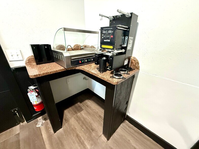 More Photos Of 105 S Water St, Nixa Restaurant For Sale