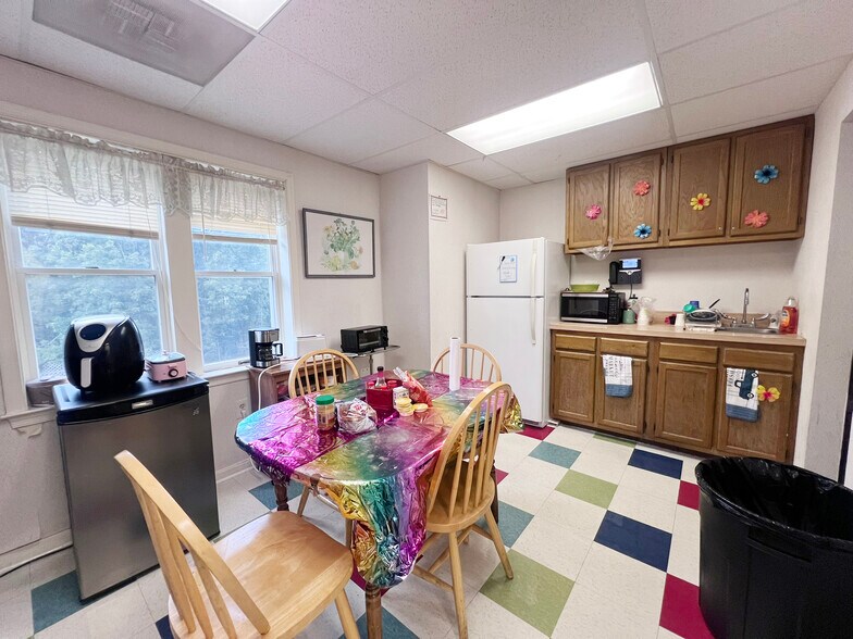 More Photos Of 9692-9706 Marlboro Pike, Upper Marlboro Office For Sale