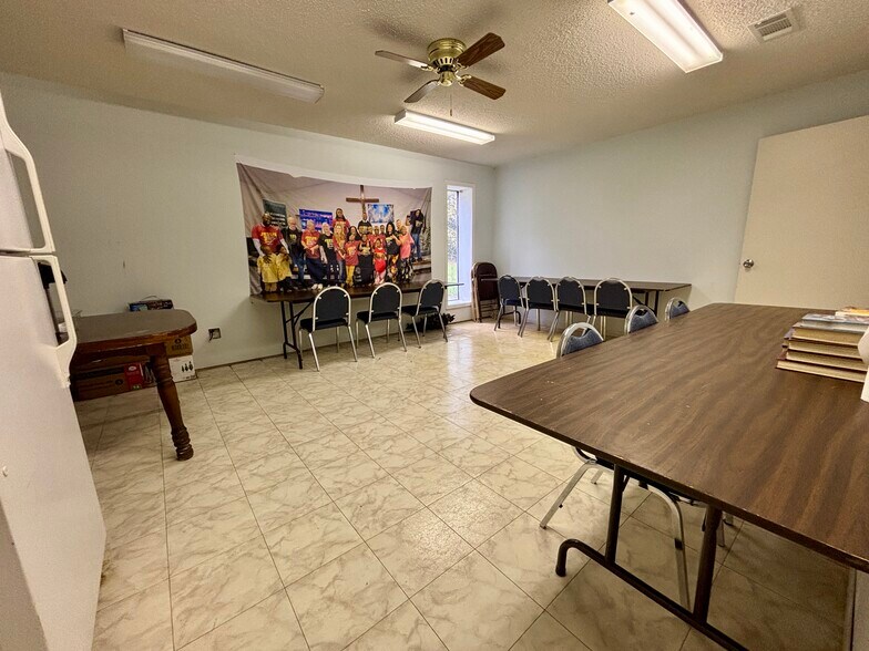 More Photos Of 5097 FM 1374 Rd, Huntsville Specialty For Sale