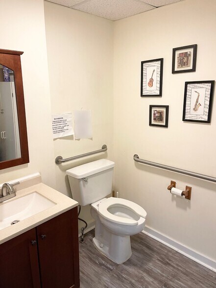 More Photos Of 377 Main St, Center Moriches Storefront Retail Office For Sale