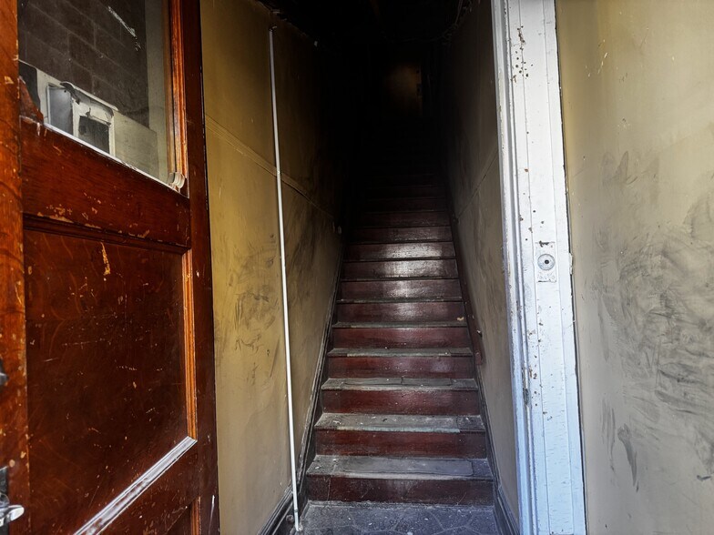 More Photos Of 109 S Main St, Nazareth Storefront Retail Residential For Sale