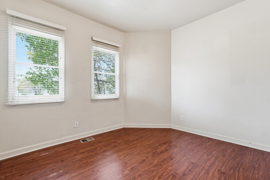 More Photos Of 309 W 41st St, Savannah Multifamily For Sale