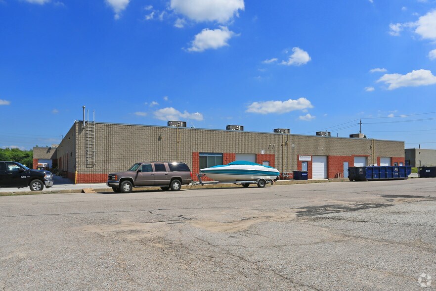 More Photos Of 250 Bayview Dr, Barrie Light Distribution For Lease
