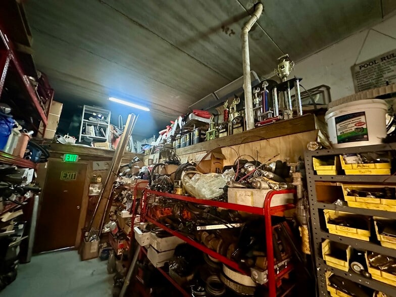 More Photos Of 1002 SE 9th St, Cape Coral Service For Sale