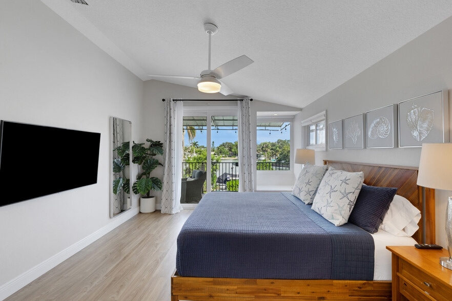 More Photos Of 4124 Harbor Cir S, Largo Specialty For Sale
