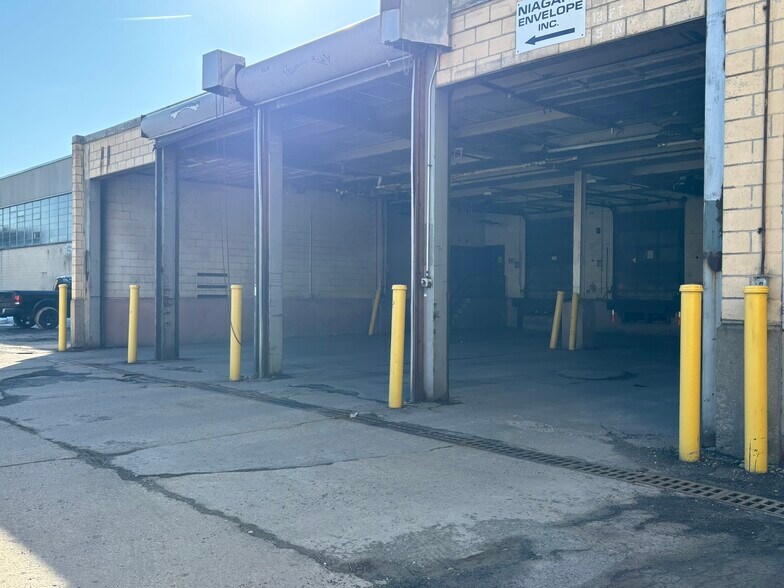 More Photos Of 2221 Niagara Falls Blvd, Wheatfield Township Warehouse For Lease