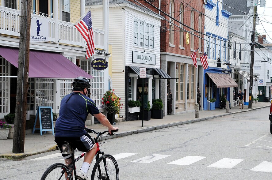 More Photos Of 117 Water St, Stonington Apartments For Sale
