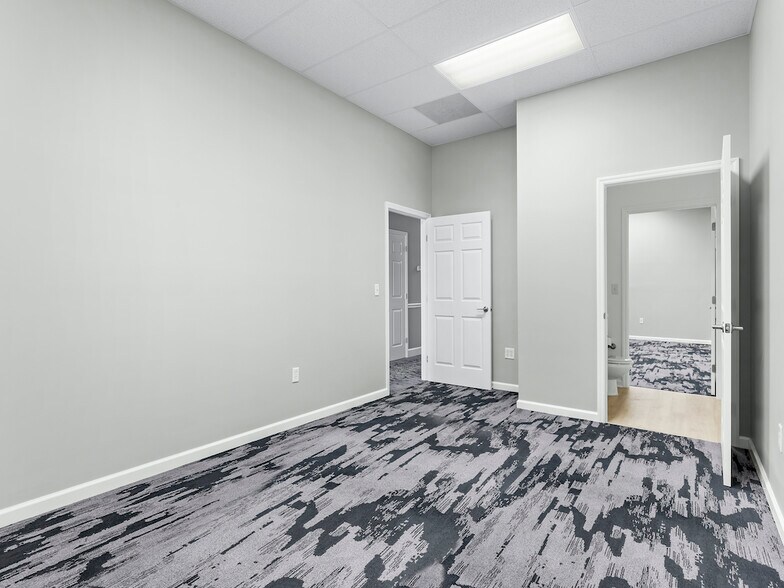 More Photos Of 9015 Americana Rd, Vero Beach Medical For Lease