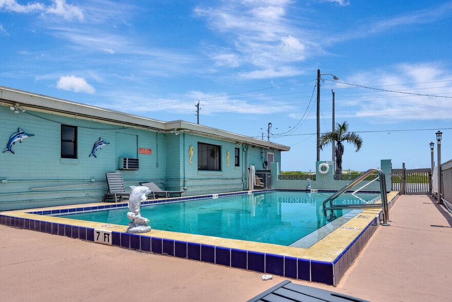 More Photos Of 808 S Atlantic Ave, Daytona Beach Hospitality For Sale