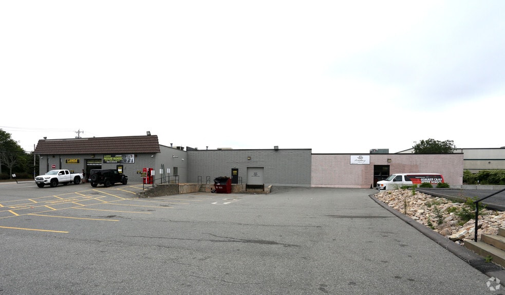 More Photos Of 11 Comstock Pky, Cranston Freestanding For Lease