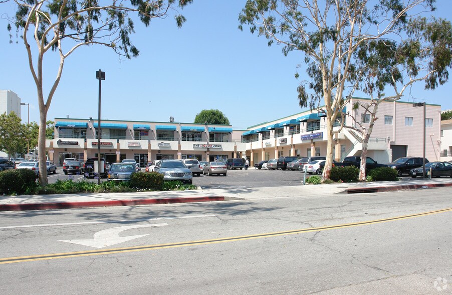 More Photos Of 416-466 S Central Ave, Glendale Freestanding For Lease