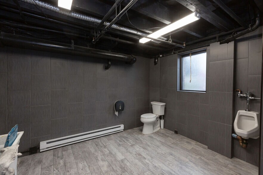 More Photos Of 925 Saw Mill River Rd, Yonkers Manufacturing For Lease