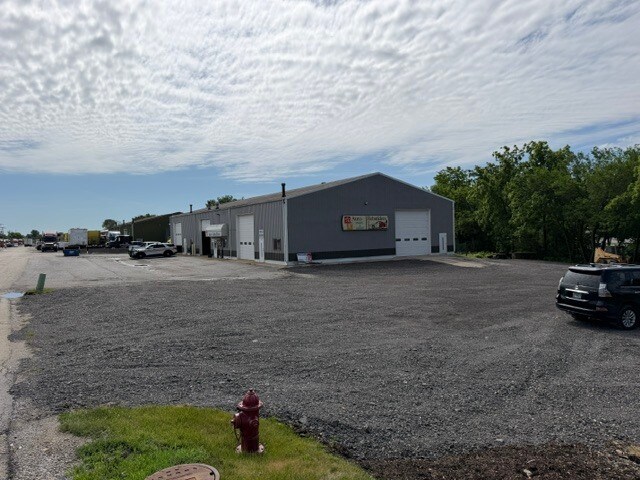 More Photos Of 11133-11137 W 189th Pl, Mokena Warehouse For Lease