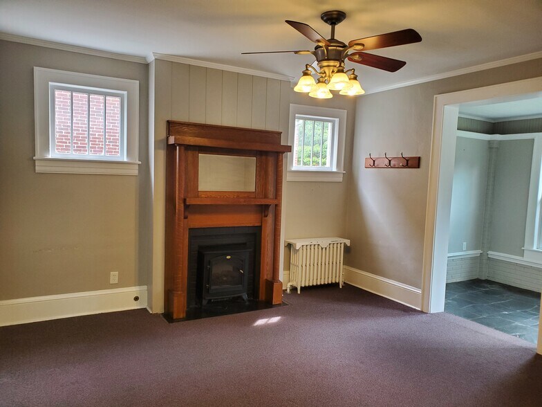 More Photos Of 1602 Grandin Rd SW, Roanoke Medical For Sale