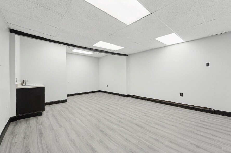 More Photos Of 1937 E Passyunk Ave, Philadelphia Storefront Retail Residential For Lease