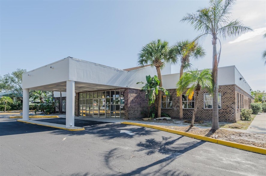 More Photos Of 4650 N Dixie Hwy, Oakland Park Medical For Lease
