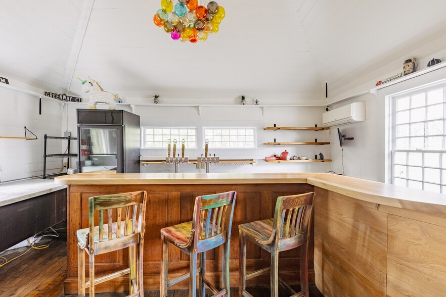 More Photos Of 146 Greenway Ct, Blowing Rock Restaurant For Sale