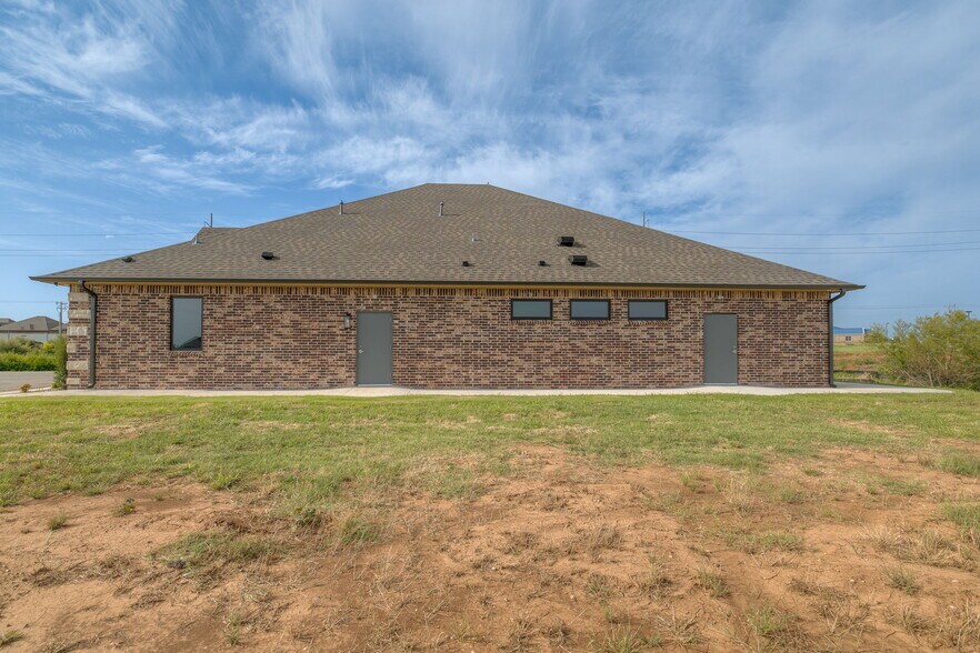 More Photos Of 3305 NW 192nd St, Edmond Healthcare For Sale