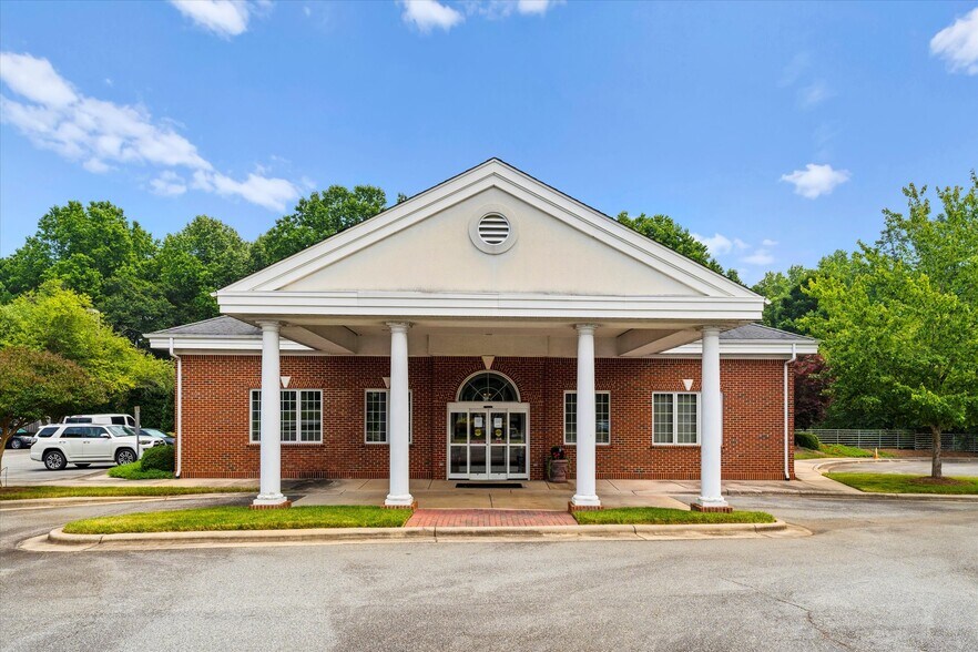 More Photos Of 1146 N New Hope Rd, Gastonia Medical For Sale
