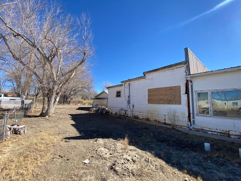 More Photos Of 25 Fremont St, Lysite General Retail For Sale