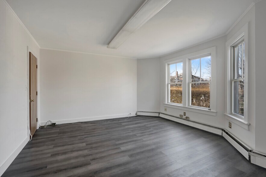 More Photos Of 149 Hampton Rd, Southampton Office Residential For Sale