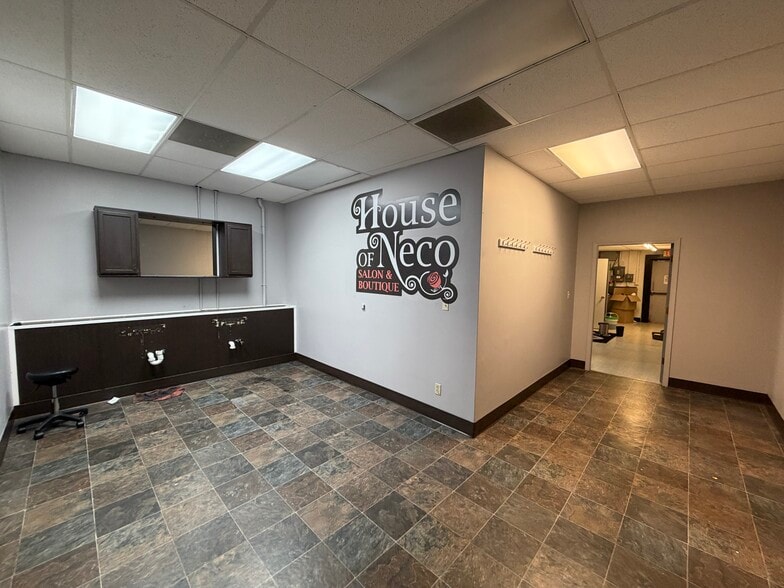More Photos Of 2808-2820 Maplecrest Rd, Fort Wayne Unknown For Lease