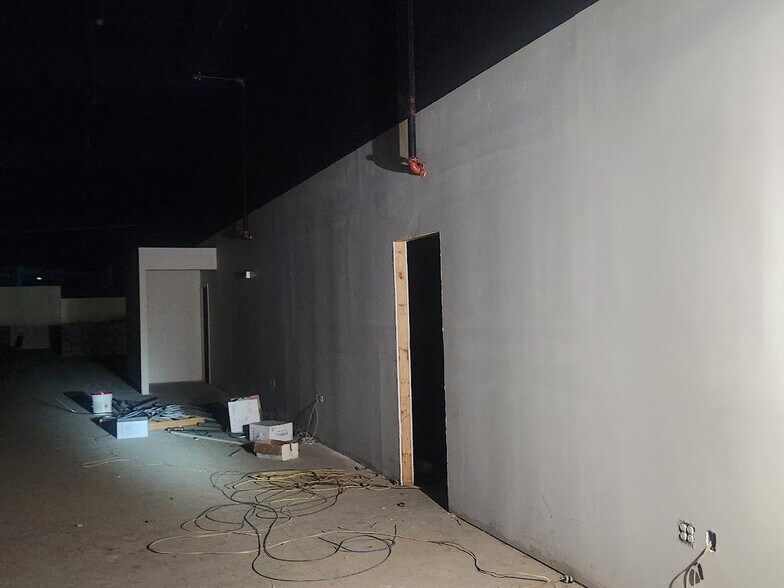 More Photos Of Martin Luther King Hwy, Eutaw Warehouse For Sale