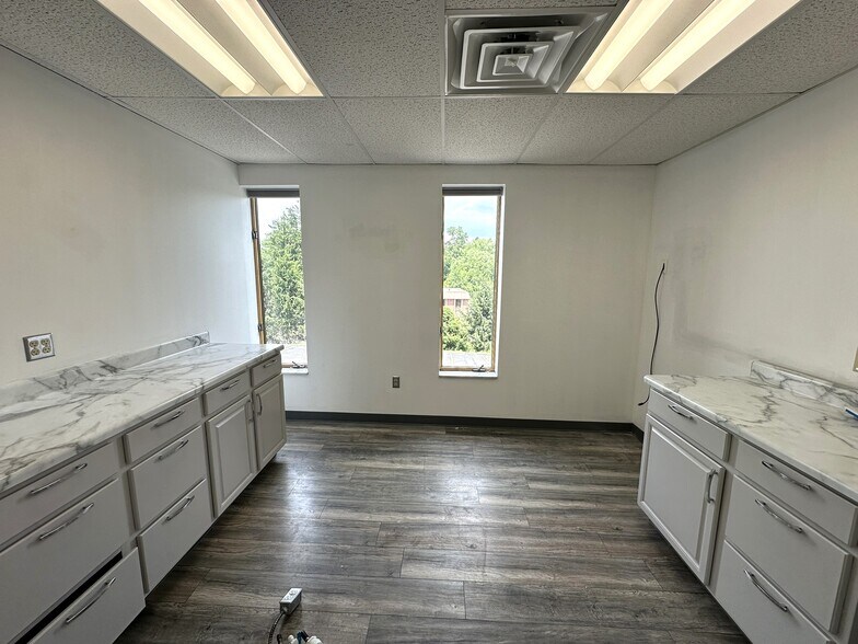 More Photos Of 2526 Monroeville Blvd, Monroeville Medical For Lease