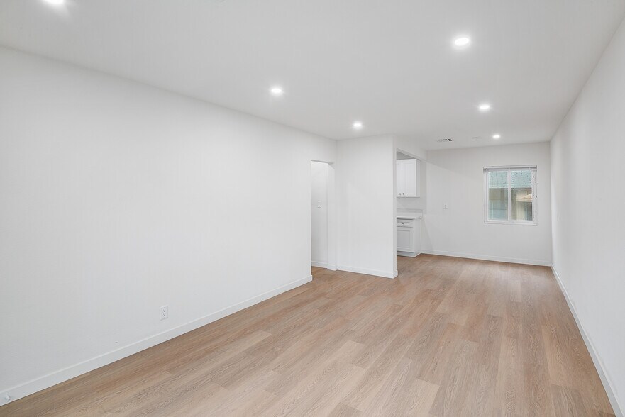 More Photos Of 240-260 E Providencia Ave, Burbank Apartments For Sale