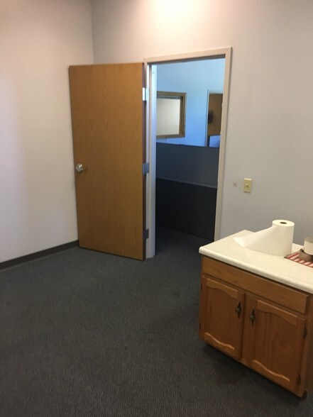 More Photos Of 1728-1730 Route 30, Clinton Warehouse For Lease