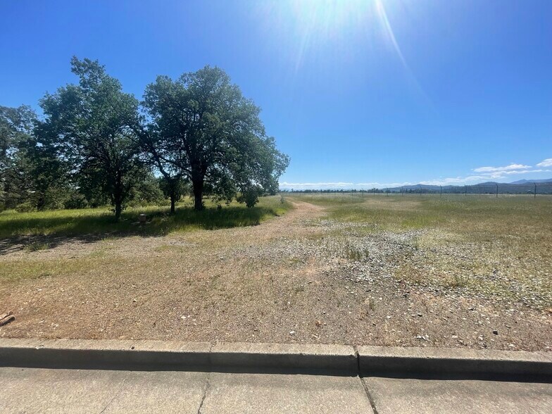 More Photos Of 2440 Airpark Dr, Redding Land For Sale