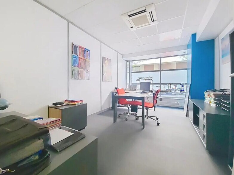 More Photos Of , Paris Office For Sale