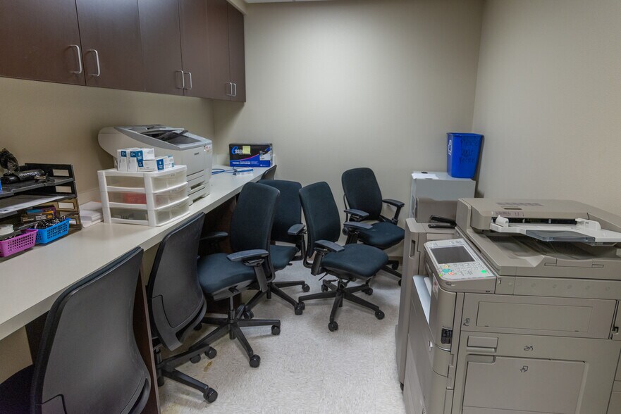 More Photos Of 1600 N Redbud Blvd, McKinney Office For Sale