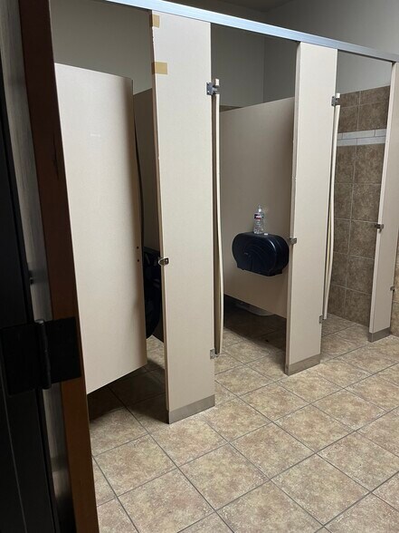 More Photos Of 5805 Highway 271, Fort Smith Freestanding For Sale