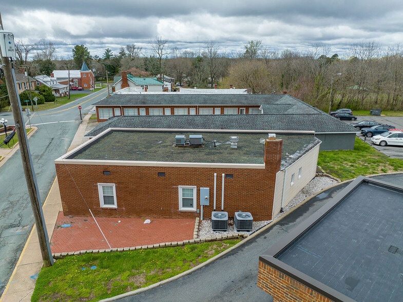 More Photos Of 101 Elm Ave, Louisa General Retail For Lease