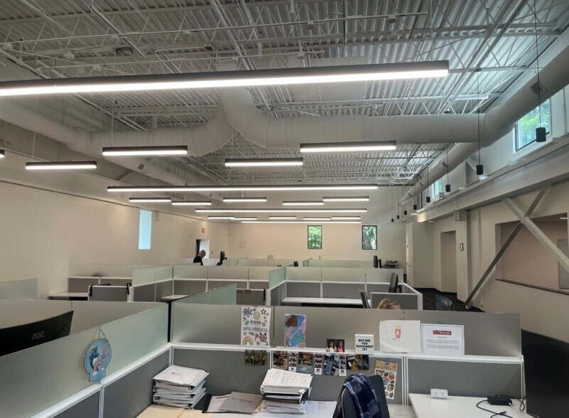 More Photos Of 19 Fortune Dr, Billerica Showroom For Sale