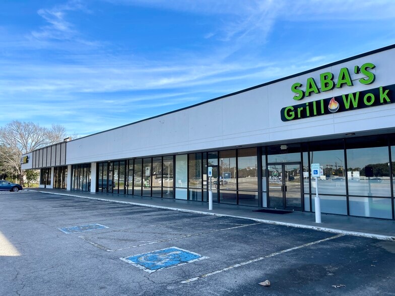 More Photos Of 5401-5413 S Braeswood Blvd, Houston Unknown For Lease