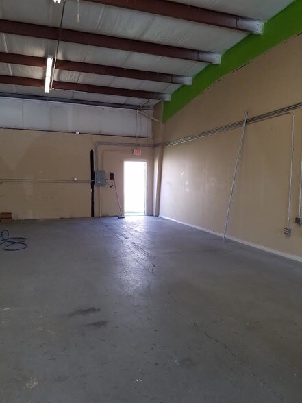 More Photos Of 1424 Hamlin Ave, Saint Cloud Unknown For Lease