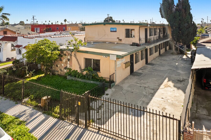 More Photos Of 732 W 76th St, Los Angeles Apartments For Sale