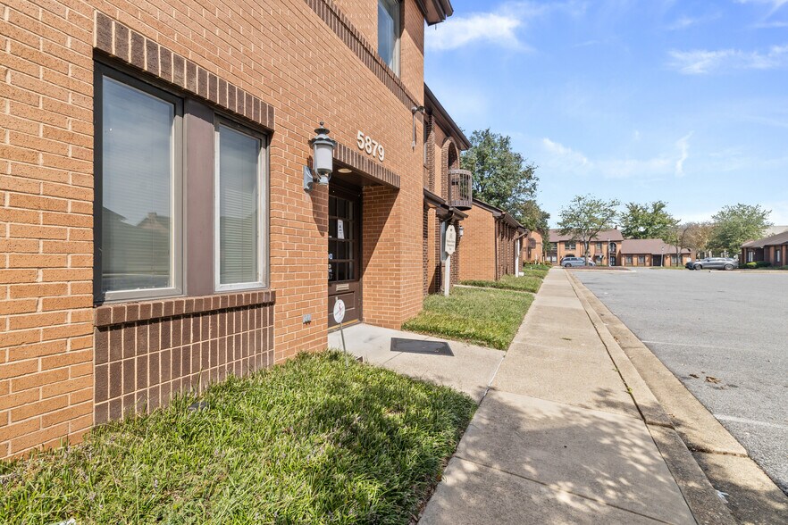 More Photos Of 5875-5881 Allentown Rd, Suitland Office For Sale