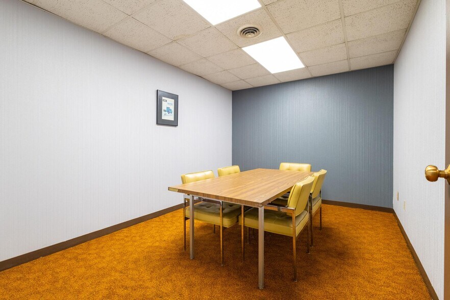More Photos Of 620 South St, Steubenville Auto Dealership For Lease