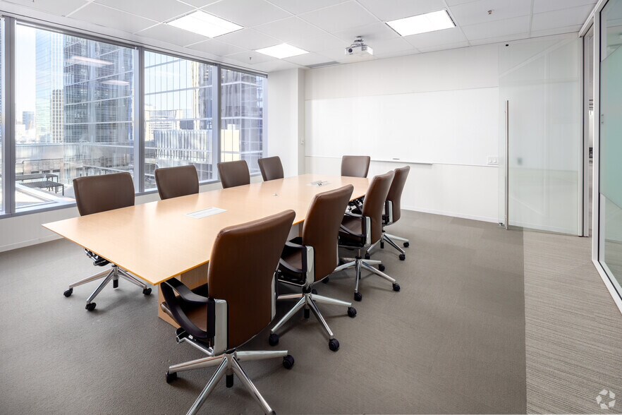 More Photos Of 333 Bay St, Toronto Office For Sale