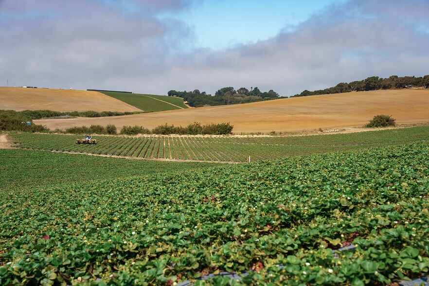 More Photos Of Blackie Rd, Prunedale Land For Sale