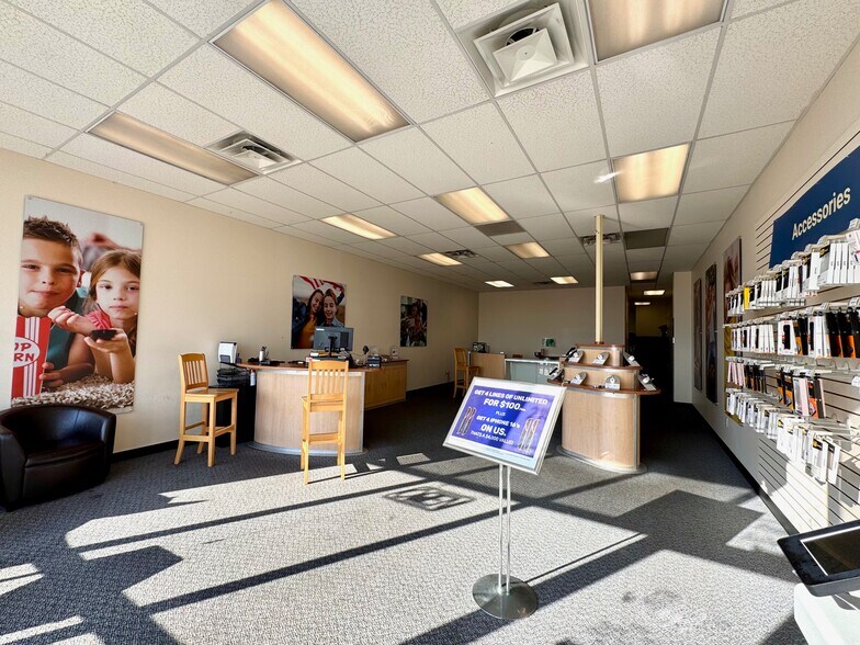 More Photos Of 210 Frontier St, Lexington Storefront Retail Office For Lease
