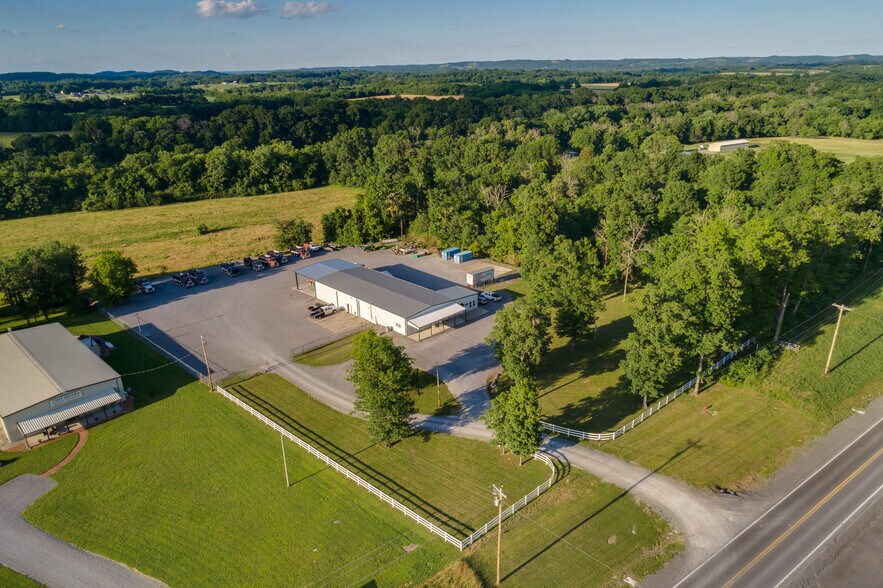 More Photos Of 2533 Highway 41A S, Shelbyville Showroom For Sale