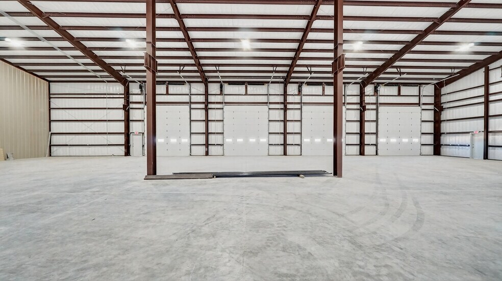 More Photos Of 16511 W Basin St, Odessa Industrial For Lease