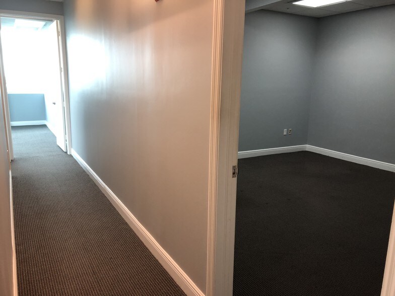 More Photos Of 2301 NW 87th Ave, Doral Office Residential For Lease